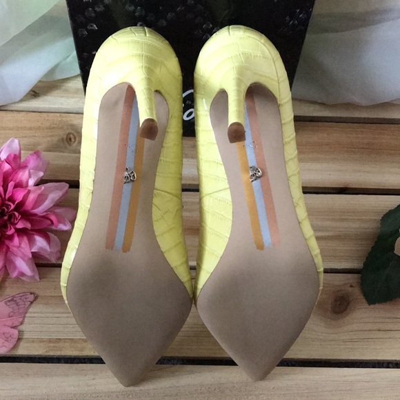 Sam Eldelman Hazel Pointed Toe Pump - Picture 4 of 5